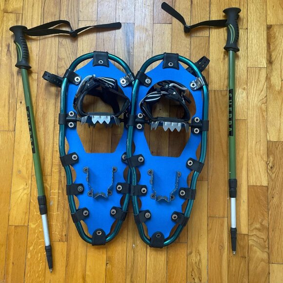 Yukon Charlie 821 Advanced Snowshoes, Blue w/ Olive Green Sherpa walking sticks - Picture 4 of 8